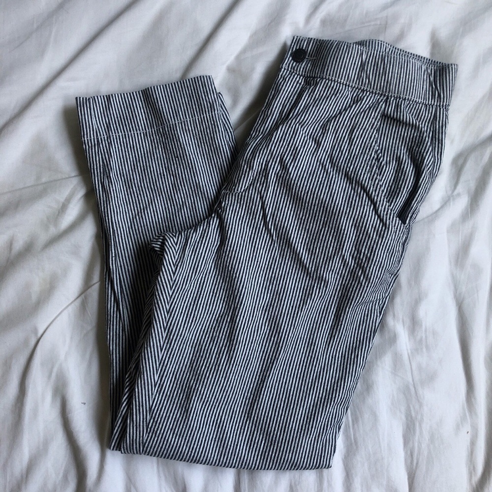 Hollister crop taper pants